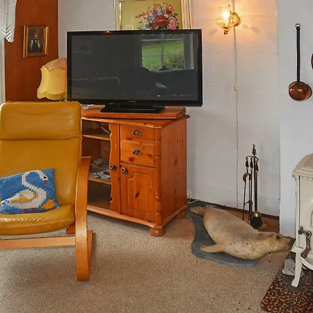 Three-bedroom Holiday In Fevag