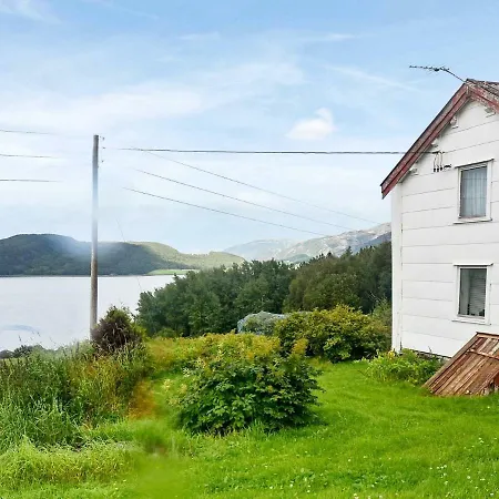 Three-bedroom Holiday In Holiday home Fevag
