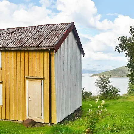 Three-bedroom Holiday In * Fevag