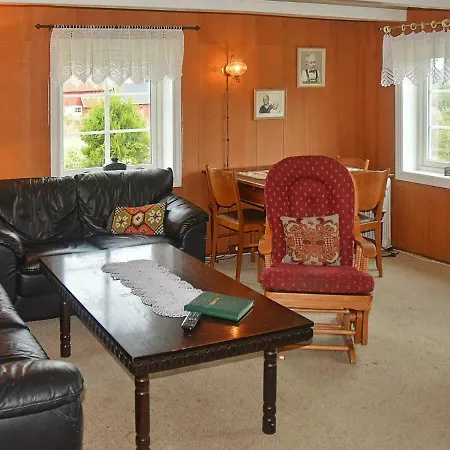 Three-bedroom Holiday In Holiday home Fevag